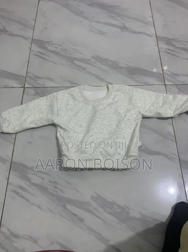 Children Sweater · Photo 1