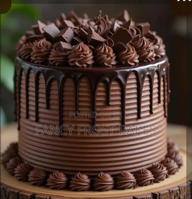 Luxurious Birthday Cake · Photo 1
