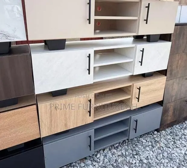 Laminated Wood TV Stand 5ft · Photo 1