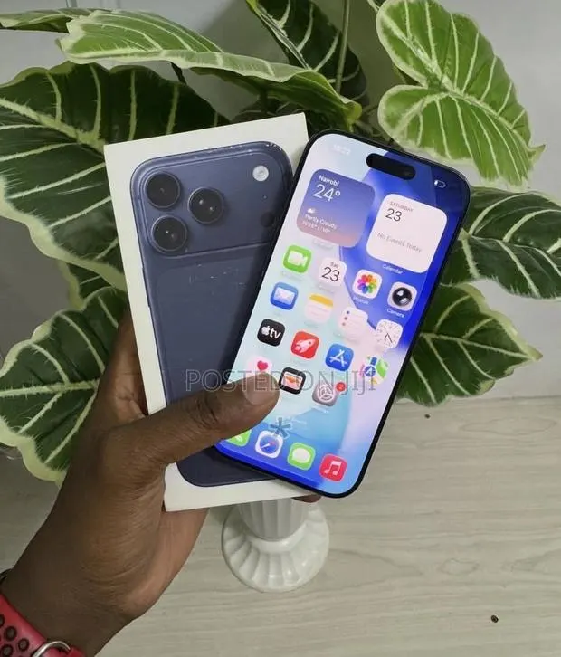 Apple iPhone 17 Pro Max 512 GB Blue · Photo 1