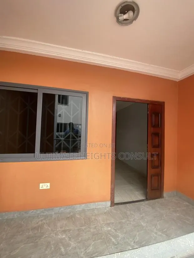 2bdrm Apartment in Akokofoto for rent · Photo 1