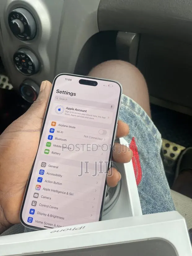 Apple iPhone 15 Pro Max 512 GB White · Photo 1