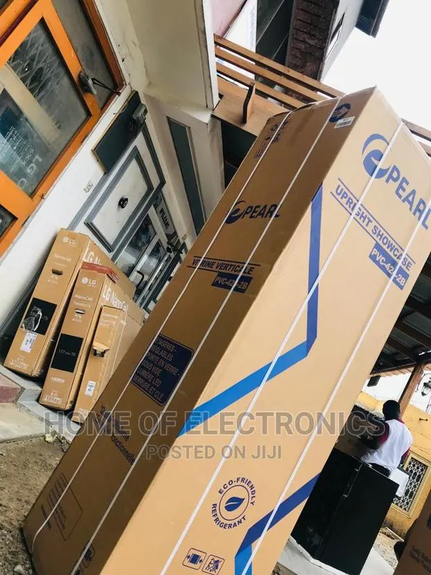 New Pearl PVC 424 - 2B Beverage Refrigerator · Photo 1