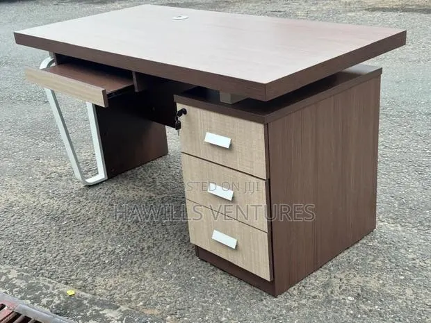 Wooden Computer Desk · Photo 1