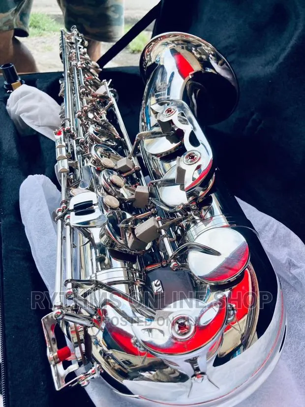 Tenor Saxophone · Photo 1