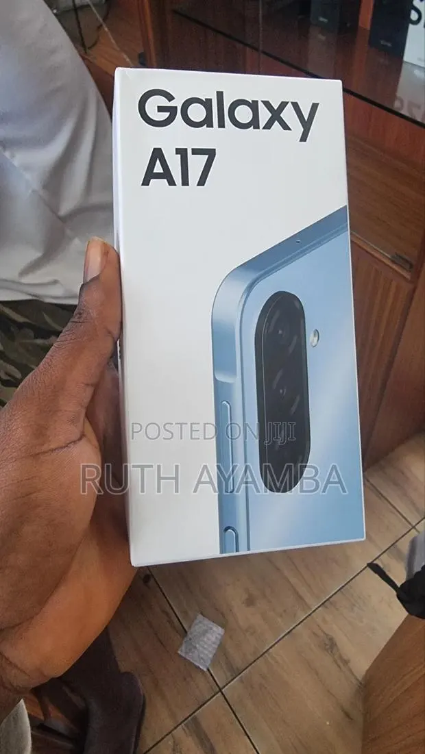 New Samsung Galaxy A17 128 GB Blue · Photo 1