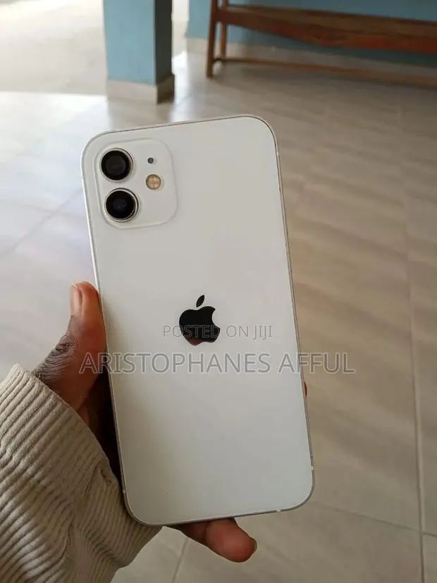 Apple iPhone 12 64 GB White · Photo 1