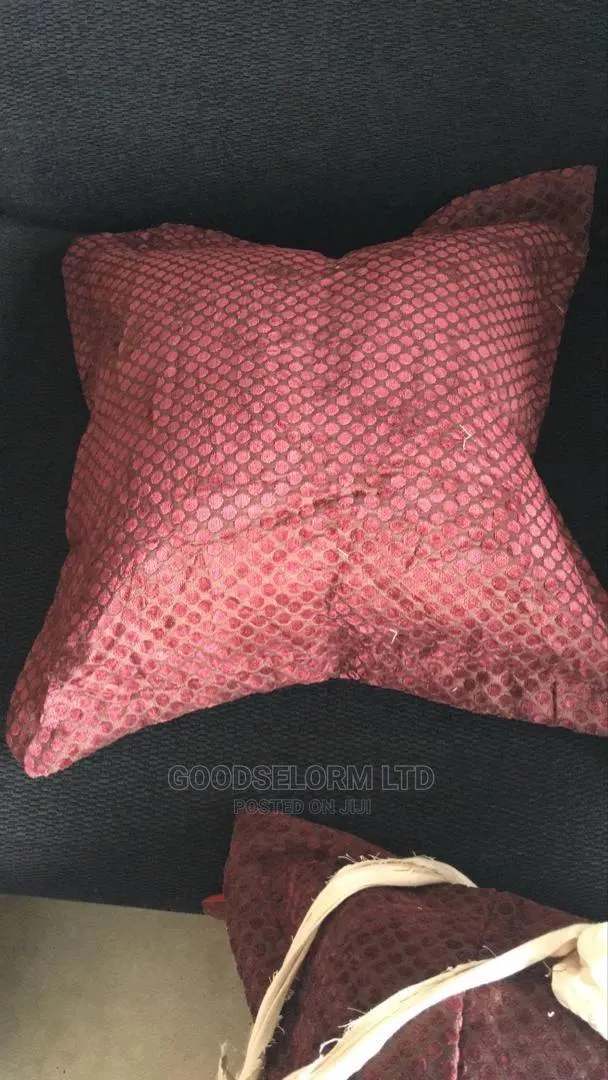 Cusson Pillows · Photo 1