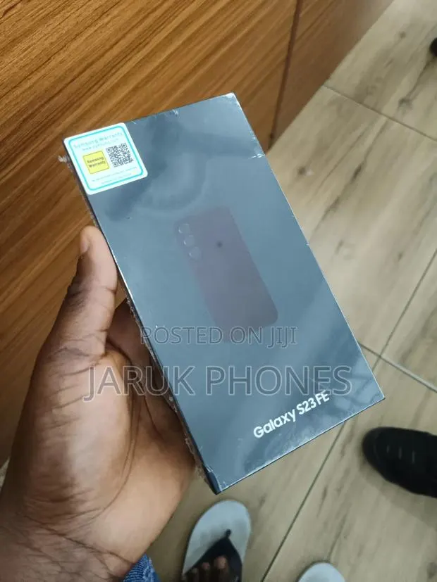 New Samsung Galaxy S23 FE 128 GB Black · Photo 1