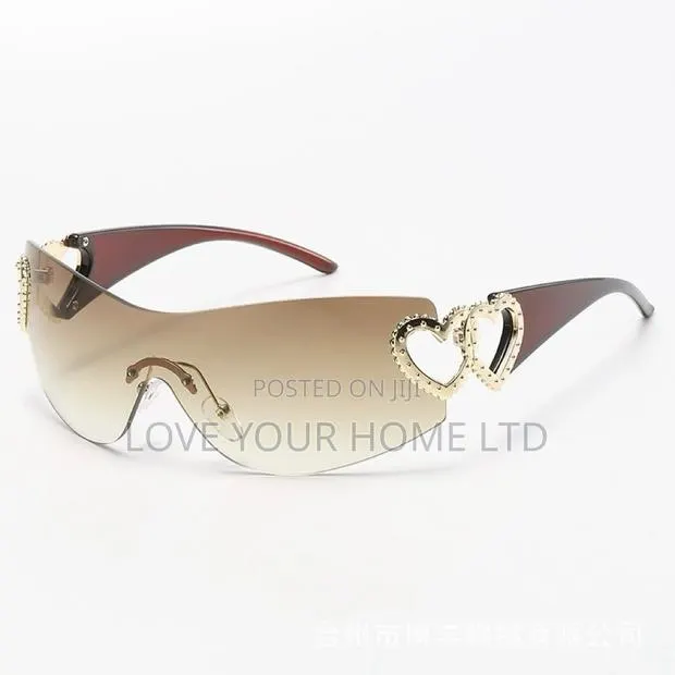 Fashion Shield Sunglasses – Gold Gradient Lens Heart Design · Photo 1