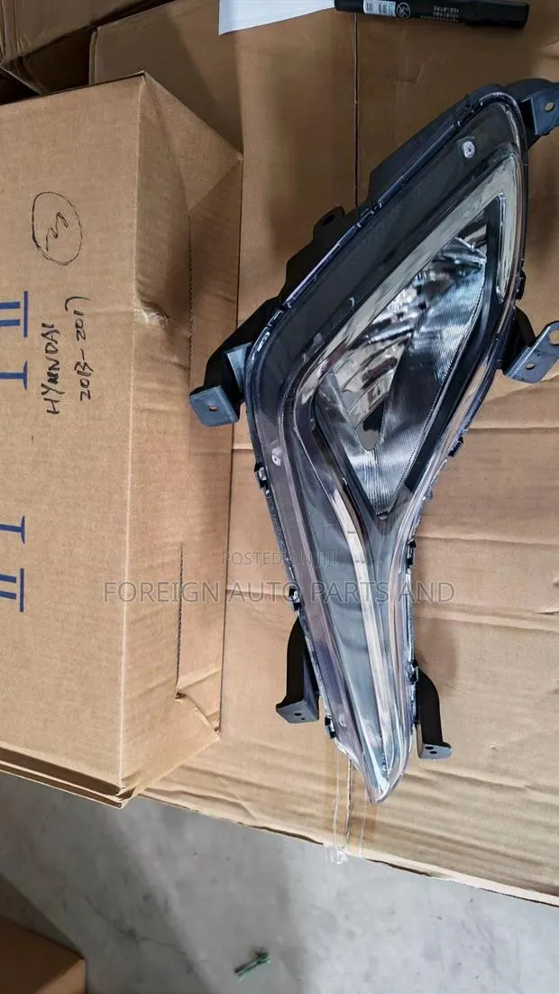 Elantra Fog Light (14-17) · Photo 1