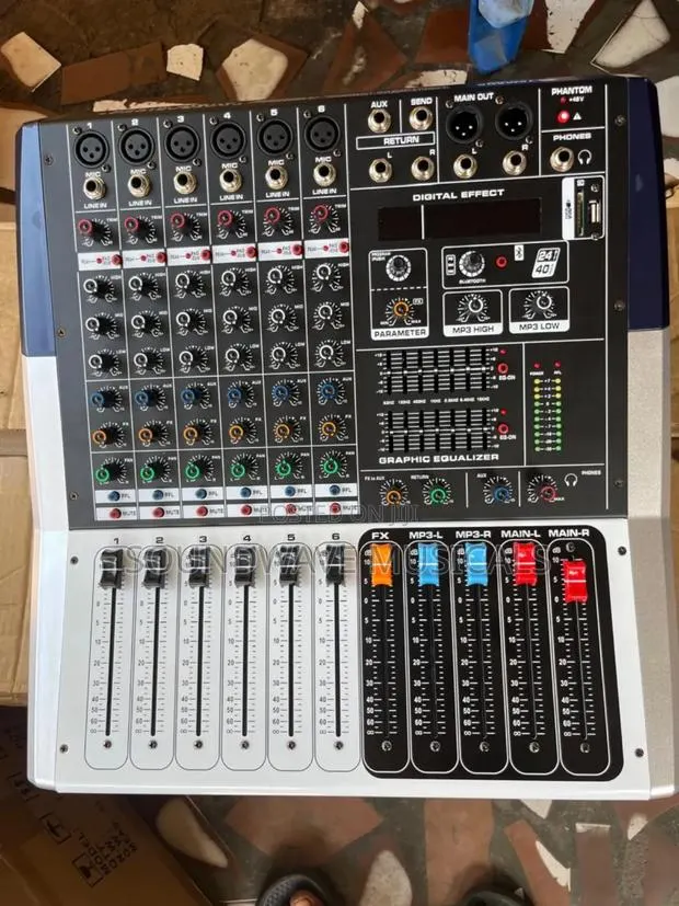 Yamaha 6 Channel Mixer Powered · Photo 1