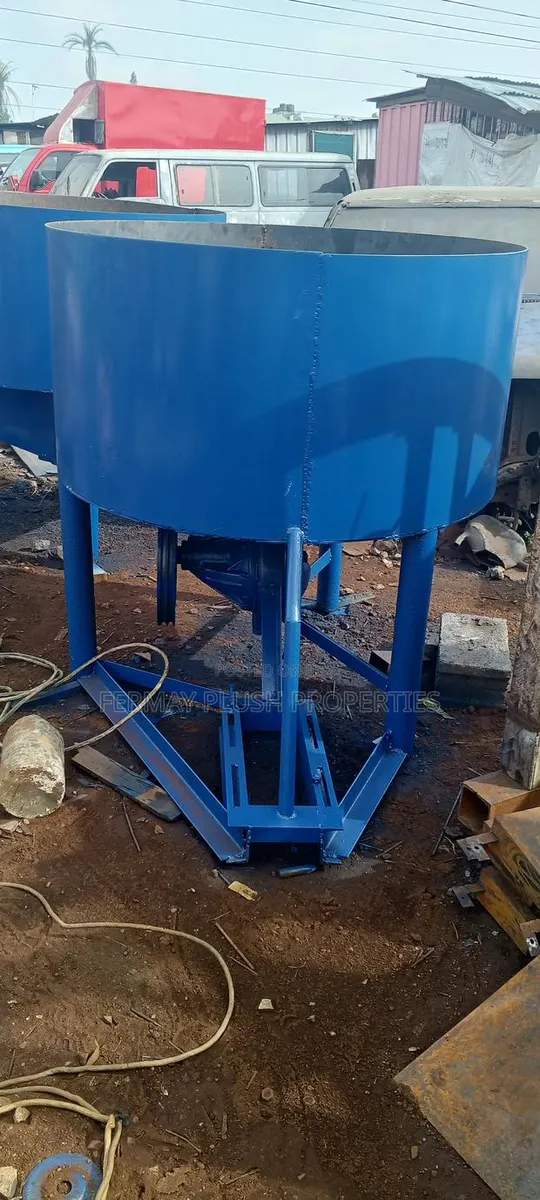 Industrial Sand and Cement Mixer · Photo 2
