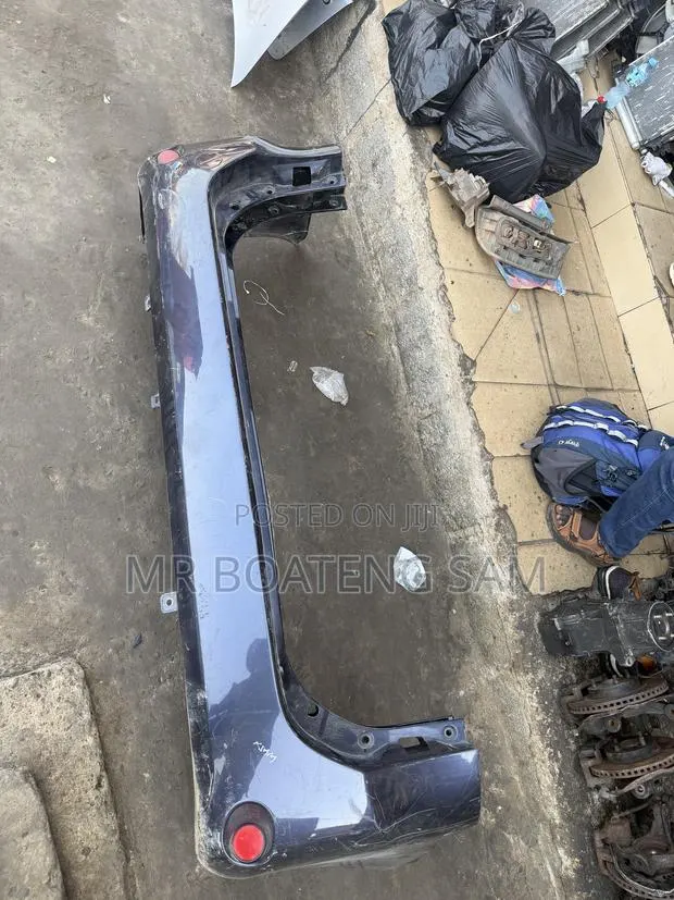 Toyota Voxy 2010 Back Bumper · Photo 1