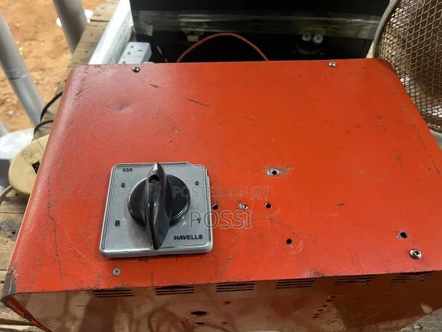 24 Volts Battery Charger · Photo 1