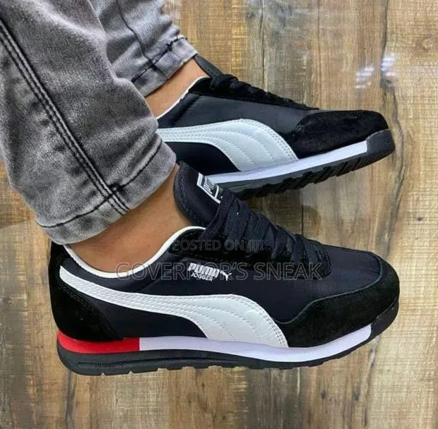 Puma Jogger Different Colors in Stock · Photo 1