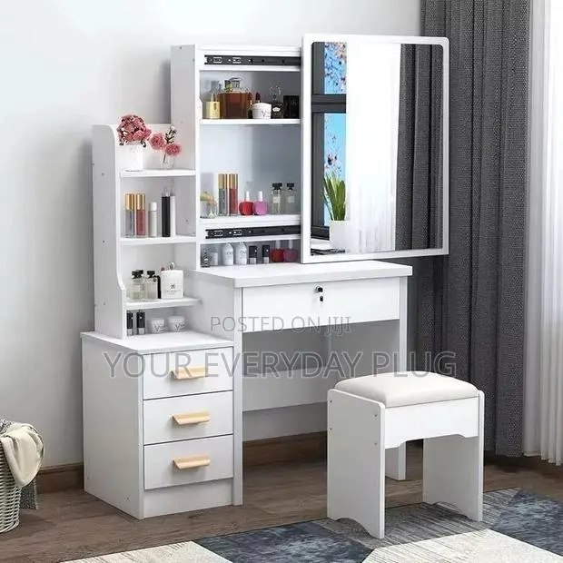 Dressing Mirror And Seat · Photo 1