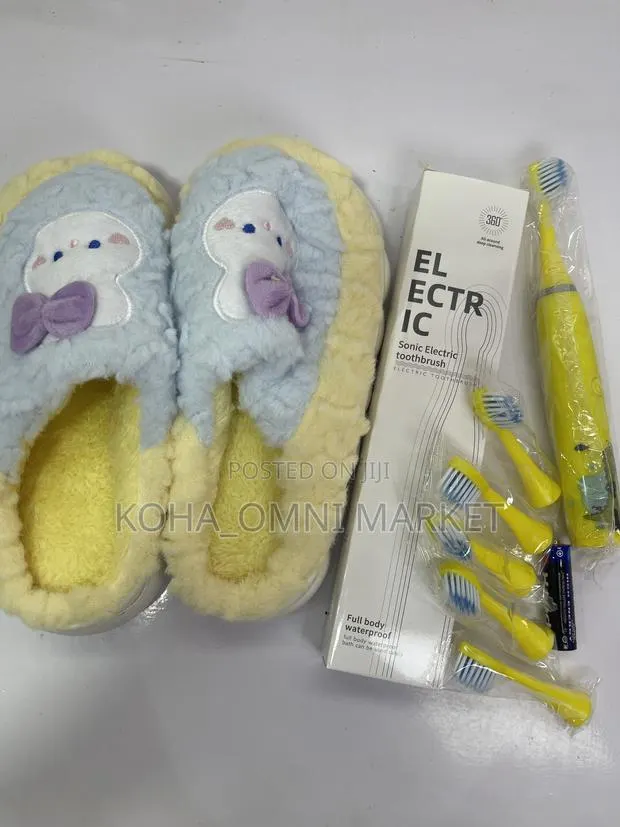 Kids Set- Electric Toothbrush + Flufffy Shoes · Photo 3