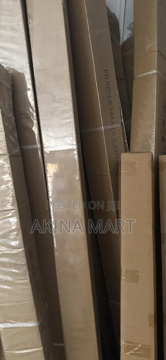 200x200 Projector Screen Electric 200x200 Projector Screen · Photo 1