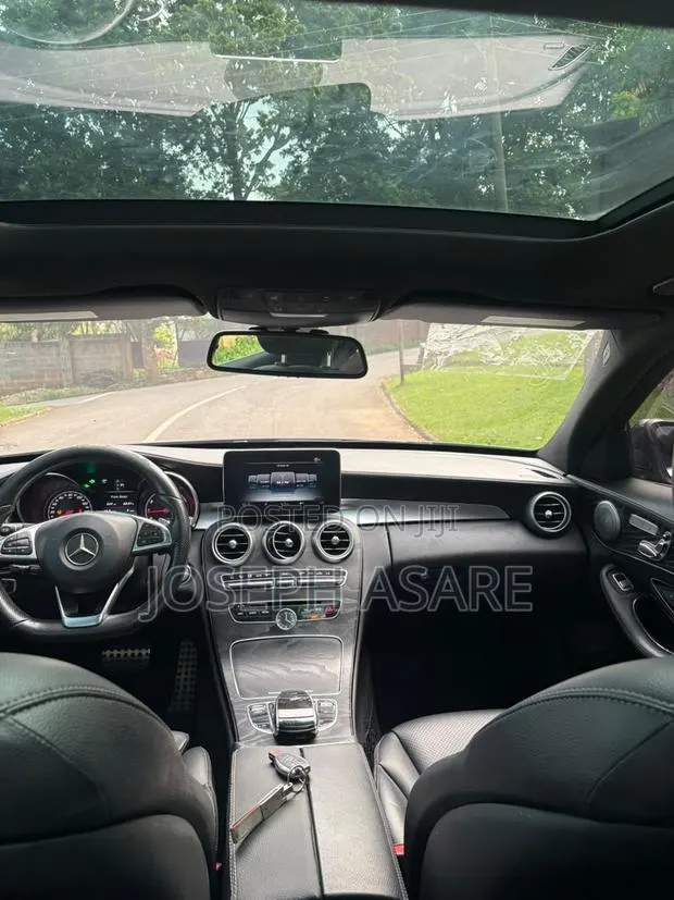 Mercedes-Benz C300 2015 Black · Photo 1