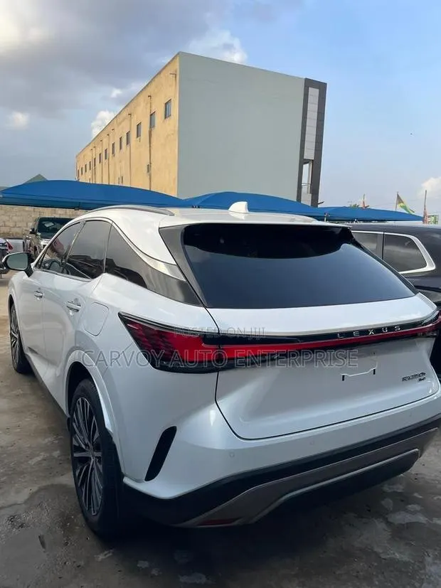 Lexus RX 350h Premium Plus AWD 2024 White · Photo 1