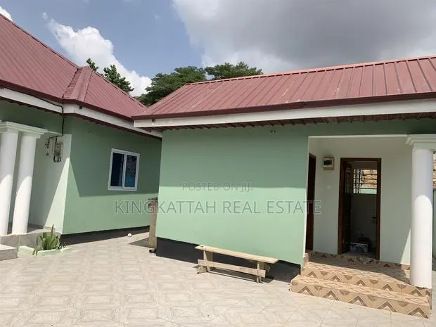 3bdrm House in Kingkattah Estate, Pokuase for sale · Photo 1