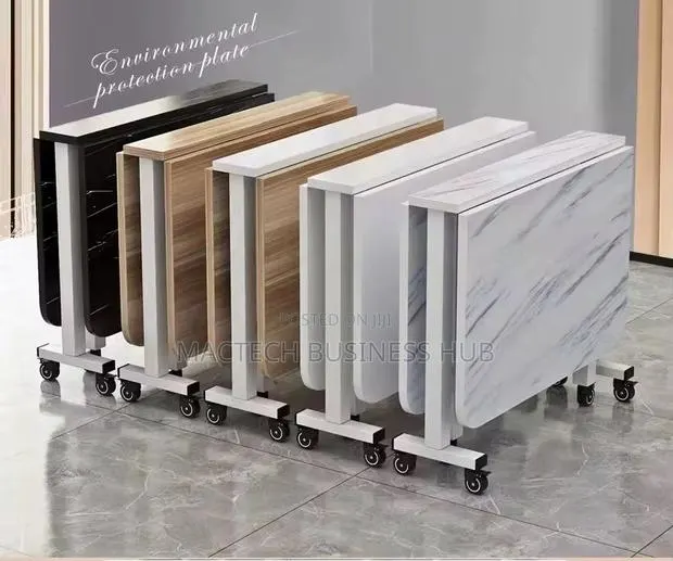 Folding Table · Photo 1
