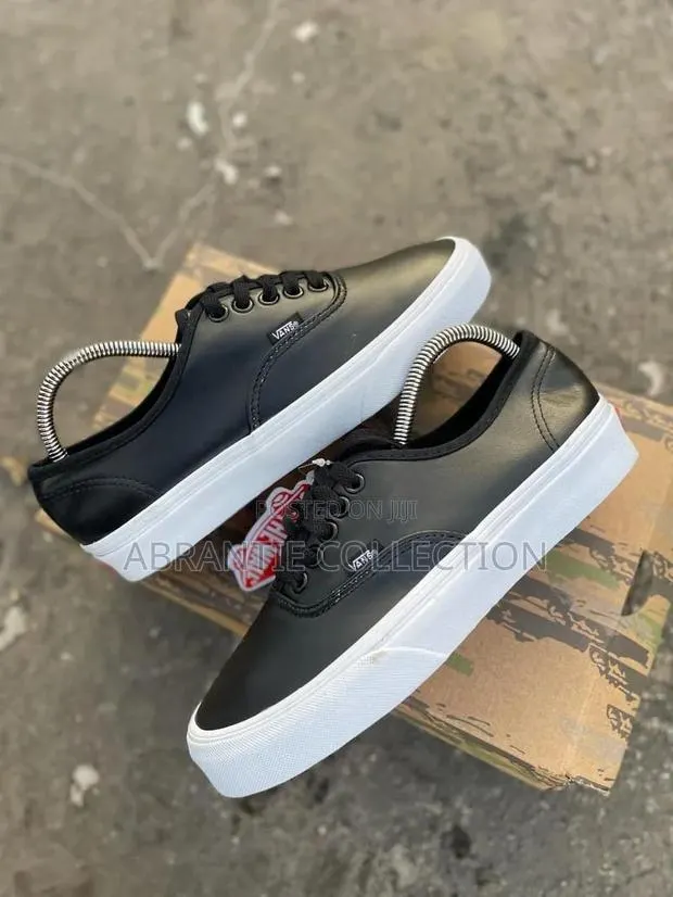 New Vans Leather Black/White Sneaker · Photo 1