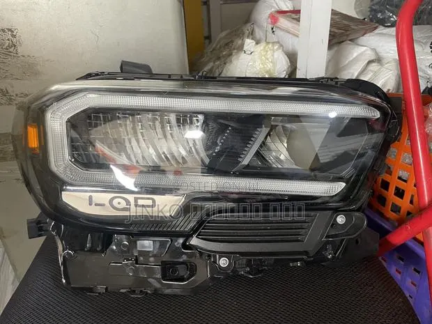 Toyota Tacoma 2016-2021 Headlight Full-Led · Photo 1