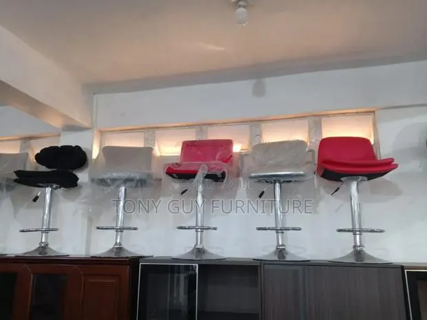 Cocktail Chair · Photo 1