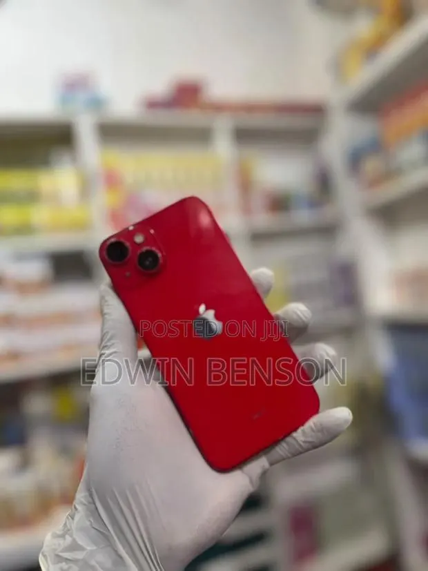 Apple iPhone 14 128 GB Red · Photo 1