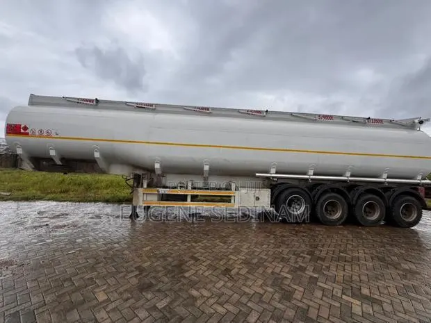 Oil Tanker · Photo 1