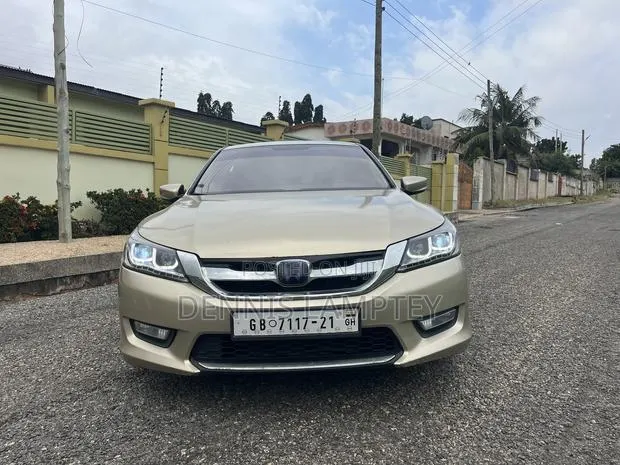 Honda Accord 2015 Gold · Photo 1