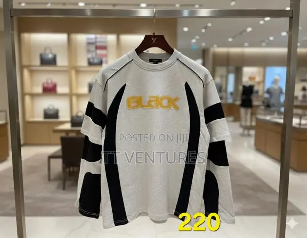 Sweatshirt · Photo 1