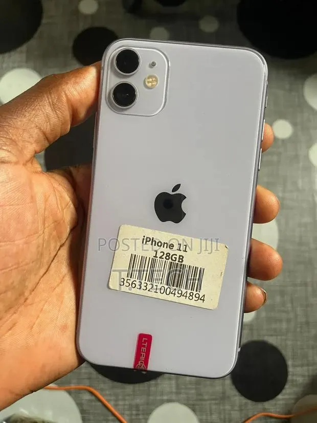 Apple iPhone 11 128 GB Purple · Photo 1