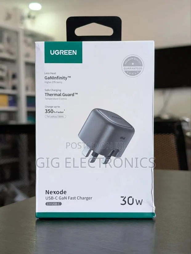 Ugreen 30W UK Pin Type-C GaN Fast Charger · Photo 1