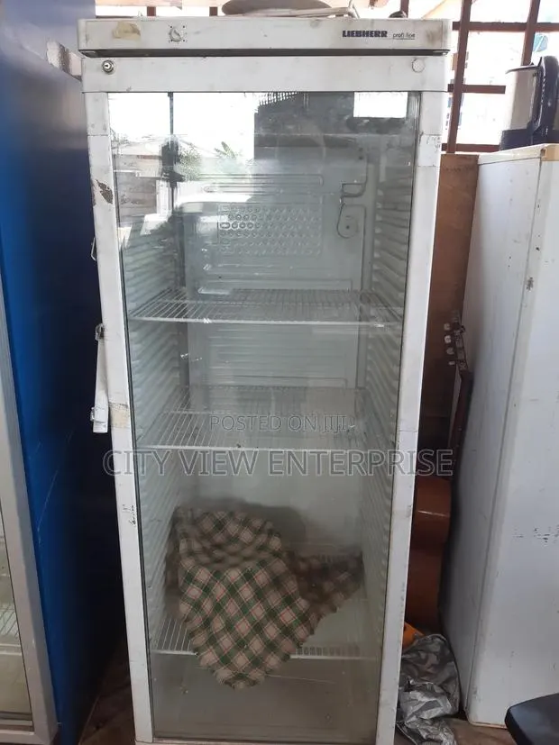 Refrigerator · Photo 1