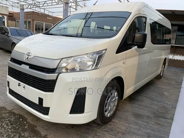 Toyota HiAce 2025 White · Photo 1
