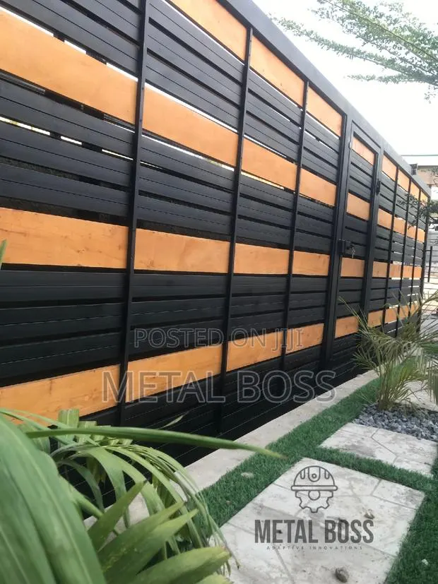 Wood and Metal Gate · Photo 1