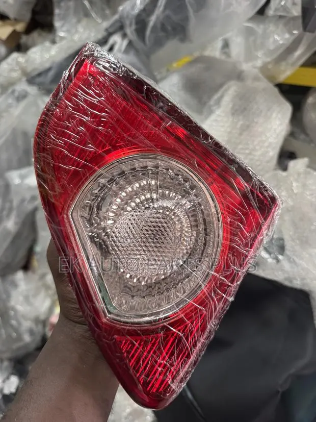 Toyota Corolla Boot Light 2009 2010 · Photo 1