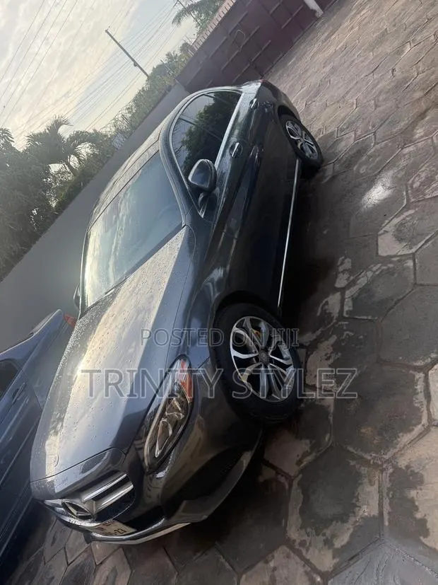 Mercedes-Benz C300 Sport 4Matic Sedan AWD (2.0L 4cyll 7A) 2016 Gray · Photo 1