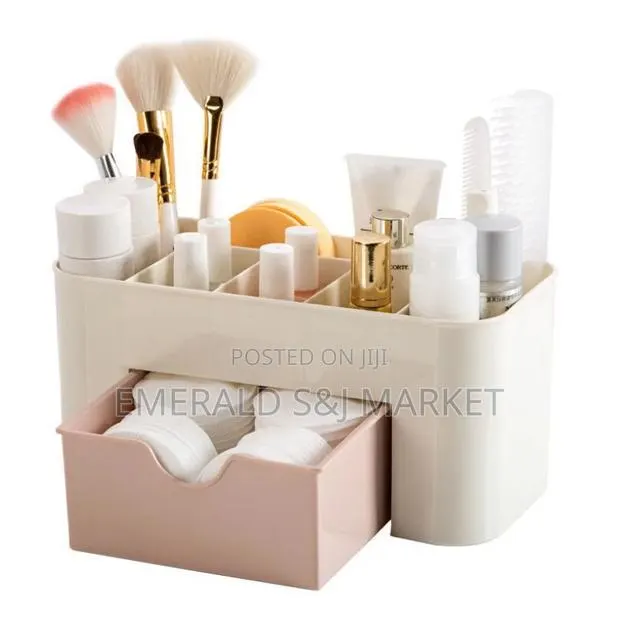 Cosmetic Storage Box · Photo 1