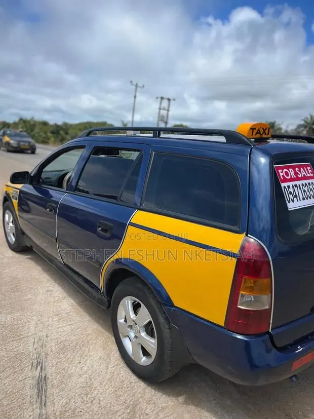 Opel Astra 2010 Blue · Photo 1