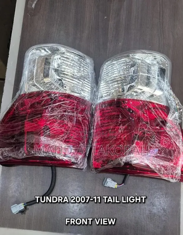 Toyota Tundra 2007-2011 Taillight · Photo 1