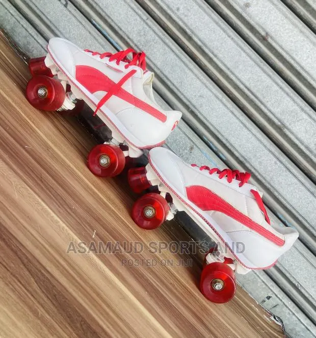 Original Roller Skating Shoes at Cool Price · Photo 1