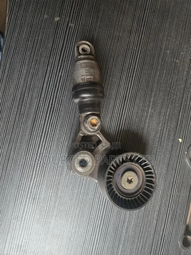 Porsche Drive Belt Tensioner · Photo 1