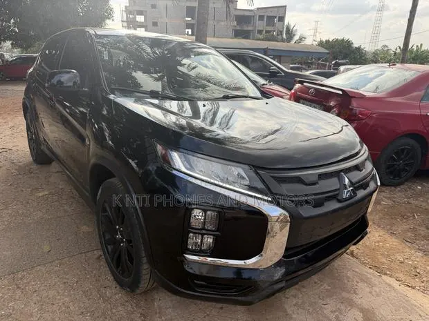Mitsubishi Outlander 2021 Black · Photo 1