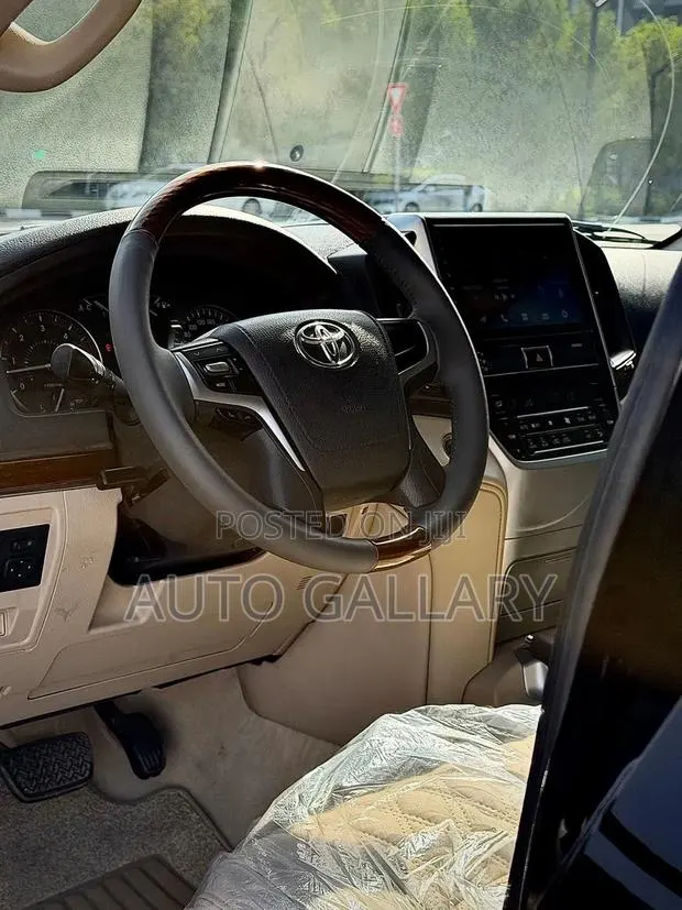 Toyota Land Cruiser 2018 Black · Photo 1