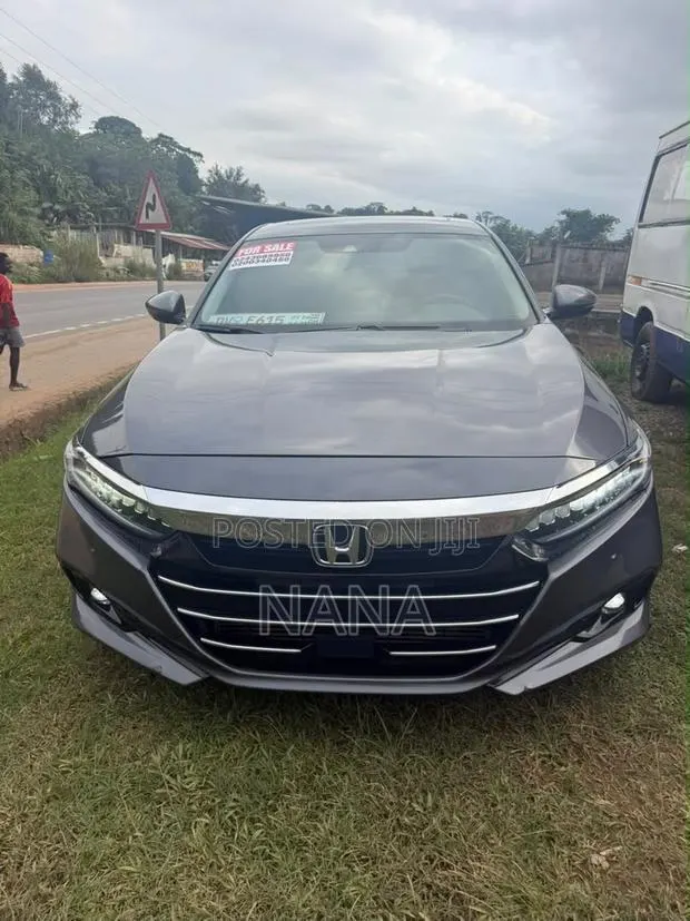 Honda Accord 2021 · Photo 1