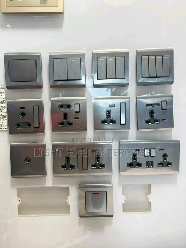 Huffington Socket and Switches · Photo 1